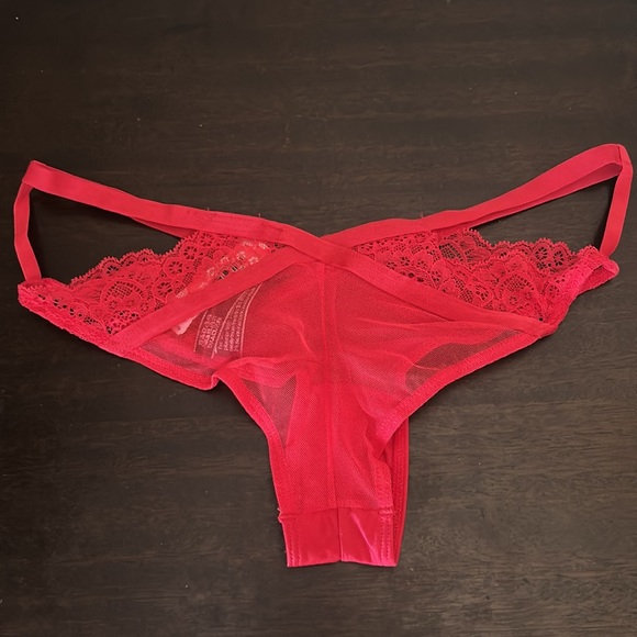 Very Sexy Red Lace Cheeky Panty Victoria Secret XS NWT Limited Edition - Picture 10 of 11